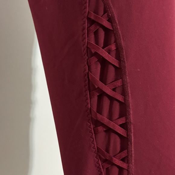 2 Pairs of Victoria Secret Sport Leggings - Picture 5 of 8